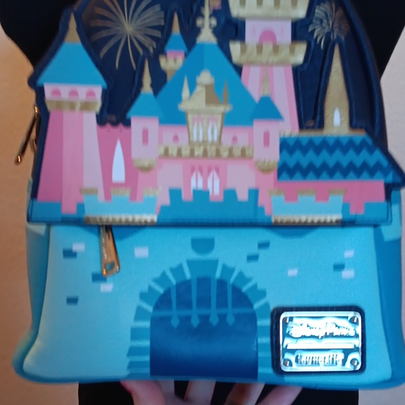Loungefly Disney Castle Limited Edition Rare 2019 Edition - Picture 3 of 12